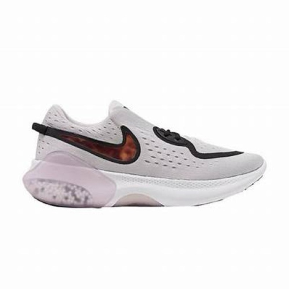 Women Joyride Nike Sneakers with Breathable Mesh - Size W9